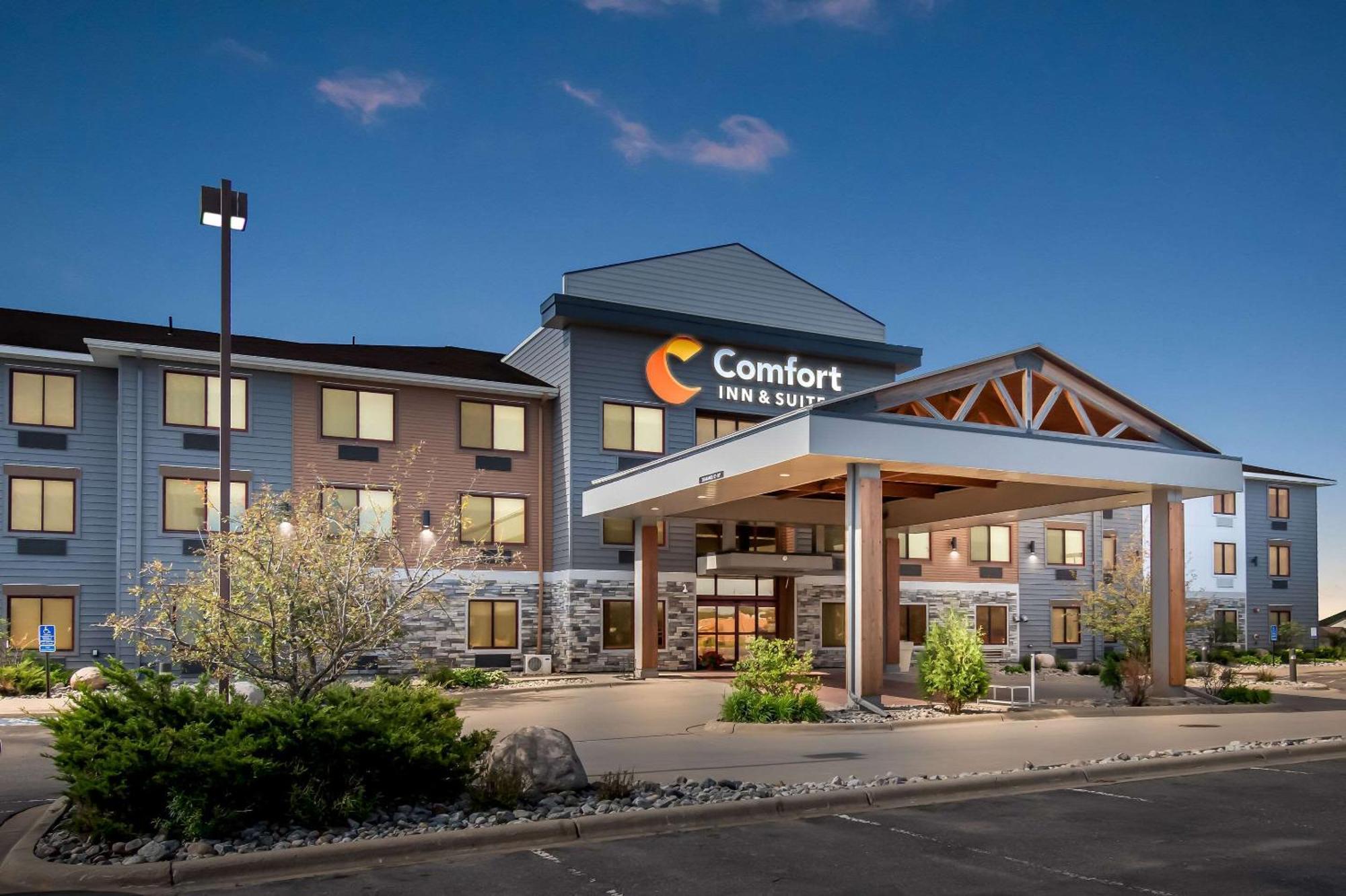 Comfort Inn & Suites Mountain Iron And Virginia Esterno foto