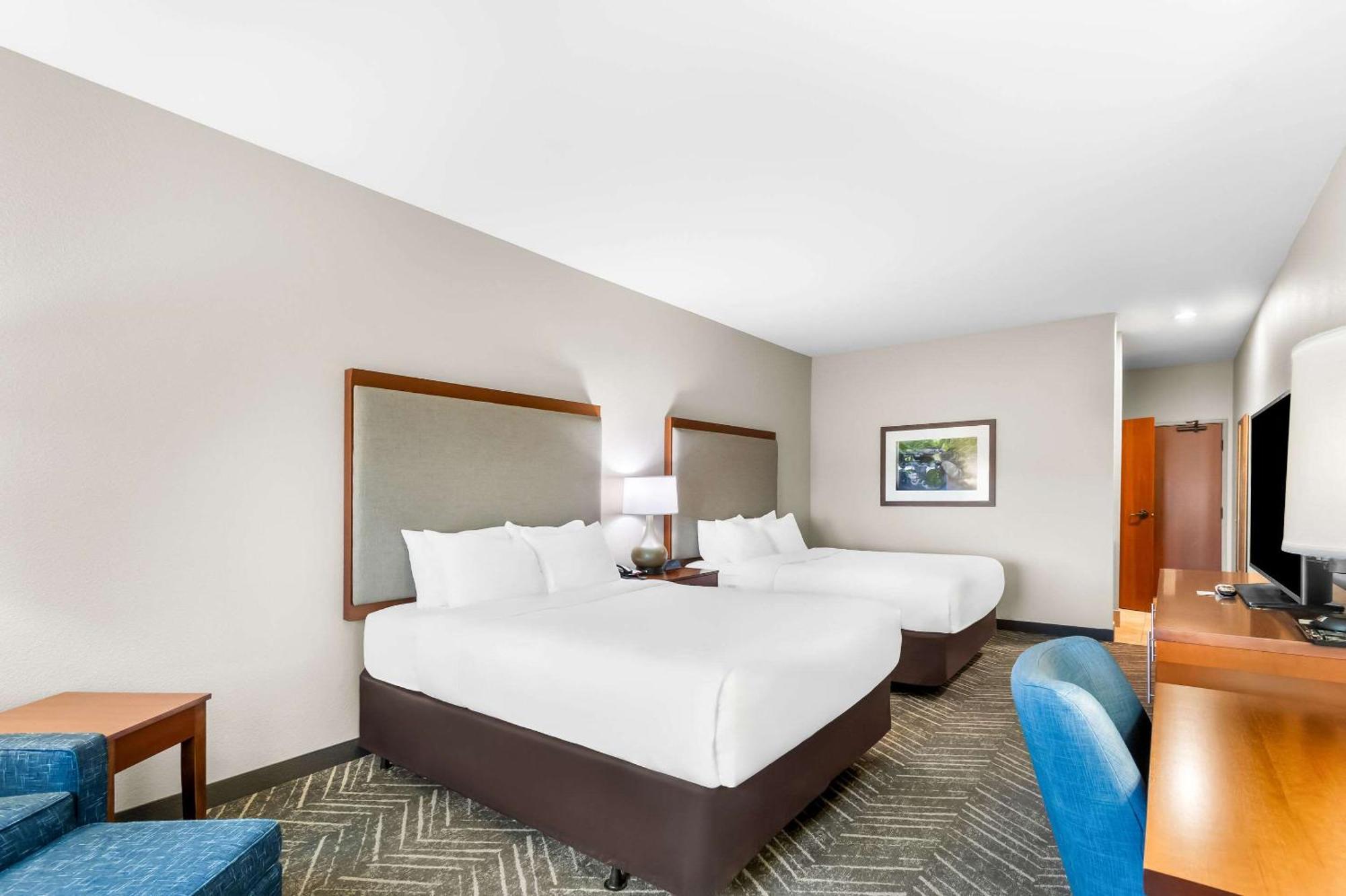 Comfort Inn & Suites Mountain Iron And Virginia Esterno foto